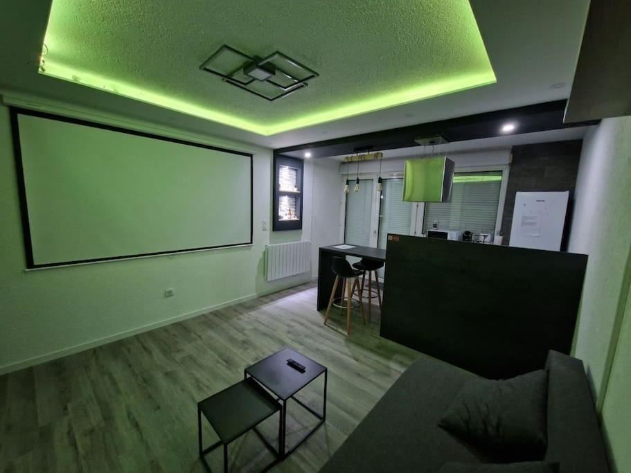 Logement Atypique & Parking Gratuit Gex Eksteriør billede